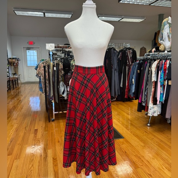 Daniel Cremieux Dresses & Skirts - Cremieux Holiday Red Plaid Wool Blend A-Line Midi Skirt